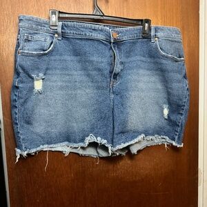 Lane Bryant Mid-Rise Boyfriend Signature Fit Distressed Jean Short Size 24